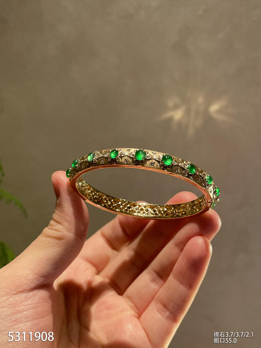 5311908，蛋面手镯。具体价格微信咨询 商品图0