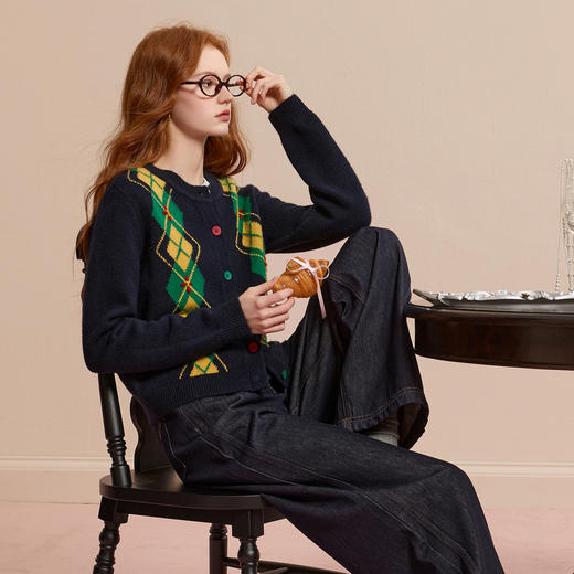 三彩2025冬季新款菱格针织衫圆领毛衫外套开衫宽松复古M 商品图3