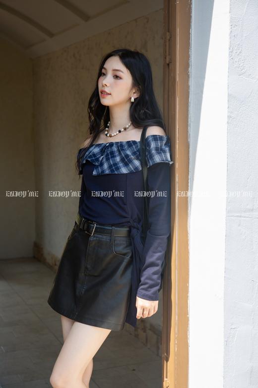 【门店同款】ENJOY秋季“浮光织影”格纹一字领上衣 165800225 商品图5