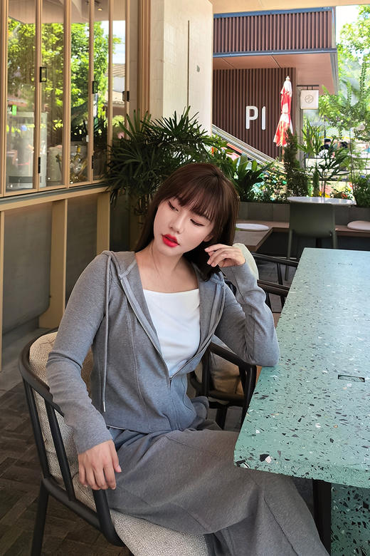 逸红颜明月优选日常懒人套装『露营日』巨巨巨显瘦 自带打底假两件设计 随手一穿就出门 商品图3