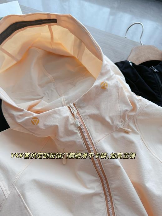 点此购买 凯乐石春秋季女士M8连帽软壳冲锋衣 bk 329484 商品图9