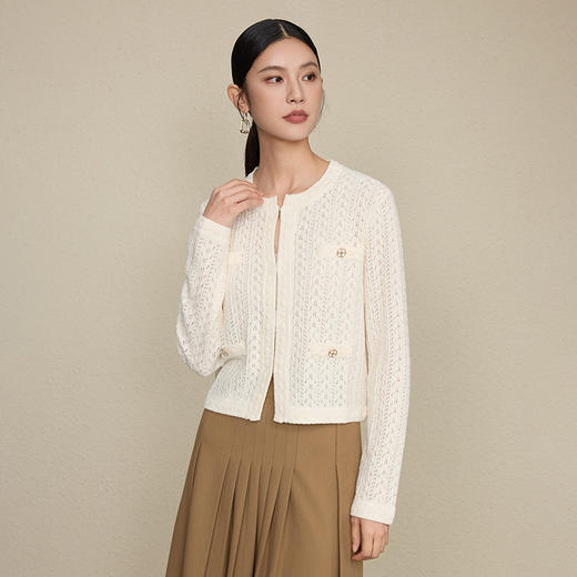 「自」全新升级【铂金会员349/天猫469/差价120】(44437)洛诗琳秋季新款法式气质小香风重工镂空山茶花型羊毛针织开衫女 商品图0