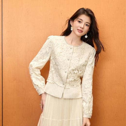 「自」全新升级【铂金会员220/天猫289/差价69】(11341)洛诗琳蕾丝拼接刺绣上衣2025秋季法式小香风假两件衬衫女 商品图0