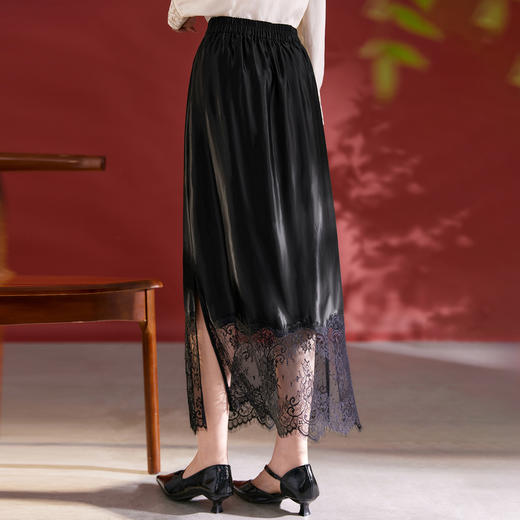 QS法式丝毛缎黑色蕾丝拼接半身裙女真丝秋季新款高腰显瘦a字裙1813 商品图3