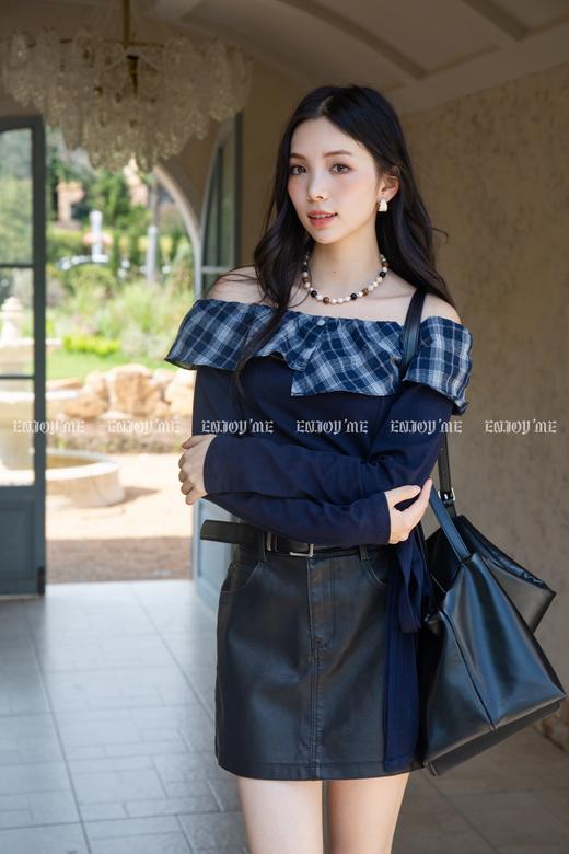 【门店同款】ENJOY秋季“浮光织影”格纹一字领上衣 165800225 商品图2