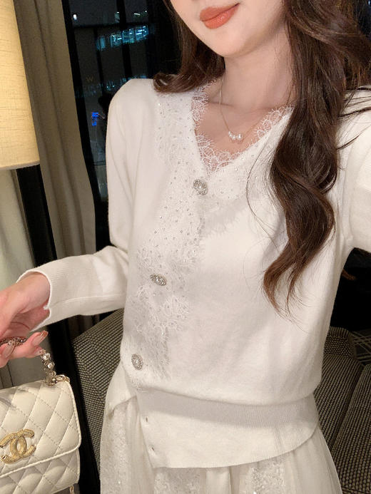 张心子【流光梦境】V领蕾丝拼接毛衣开衫 U2509009 商品图7