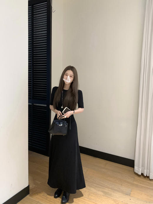 Read Nameless/黑色中袖气质长裙  2025/9/4 商品图8