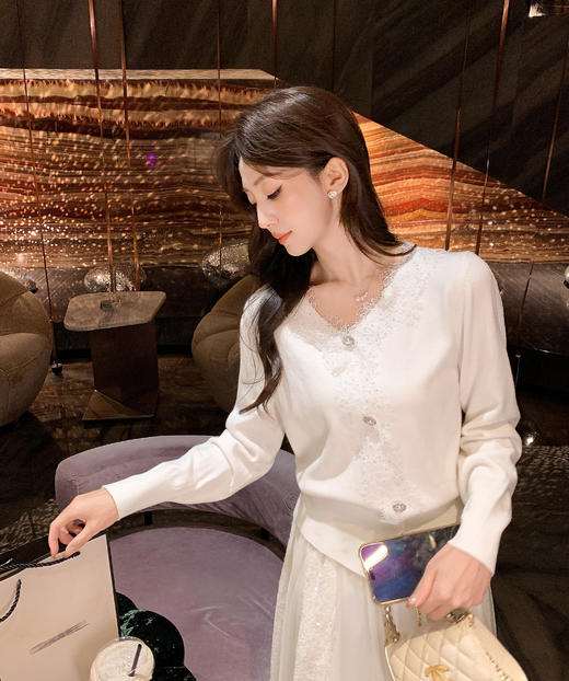 张心子【流光梦境】V领蕾丝拼接毛衣开衫 U2509009 商品图3