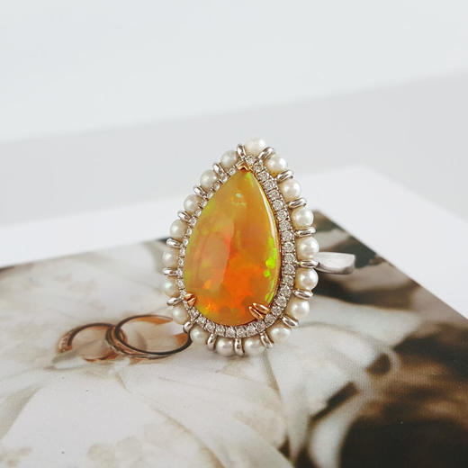 【天然正品】AU750白金豪镶钻镶天然水滴形强变彩3.785克拉欧泊（希望、平安）配珍珠戒指290825NJS08 现售价：6880 商品图4