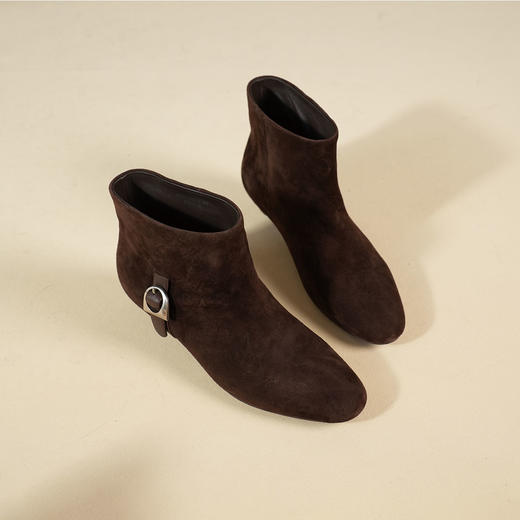 Westory2025年冬季老钱风宽筒小靴羊京内敛圆头猫跟短靴W25DS85191 商品图7