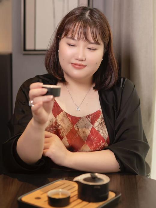 附证书💗【莫桑钻饰品专场】戒指开口可调节，项链60总长！莫桑钻折射率是2.69（钻石是2.42），所以莫桑钻的火彩比钻石还要闪亮耀眼！密镶莫桑钻，轻奢高级戒指、方糖项链~配件S925银 商品图7