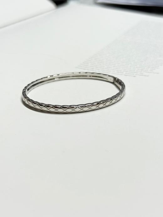 TB28-CHANEL香奈儿 菱格纹图案 无钻 手镯 女款 银色 (XJ) 商品图4