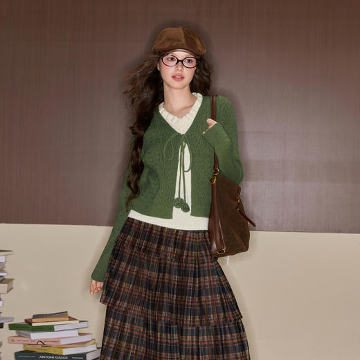 三彩独醒2025冬季新款假两件针织衫V领拼接毛衫绞花F 商品图2