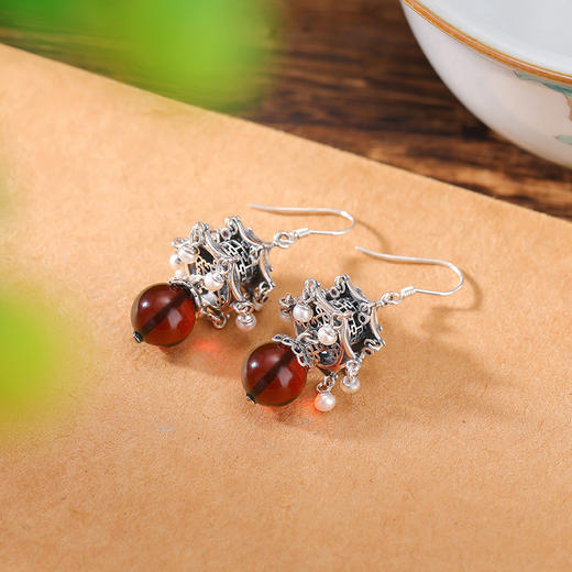 S925纯银血珀淡水珍珠复古做旧，新中式凉亭圆珠耳坠亭子耳钩CW-EG01943 商品图2