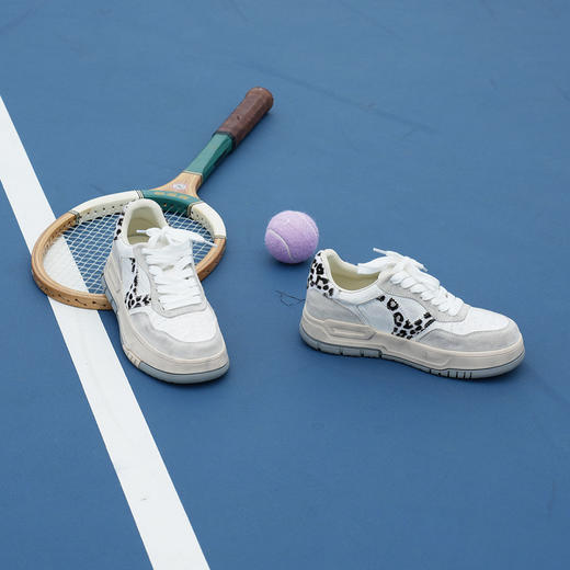 Westory2025年秋季拼色运动鞋板鞋做旧复古擦色运动深口鞋W25CM75761 商品图1