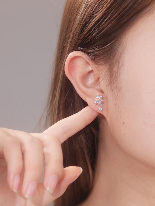 卡蒂罗KADER 幻彩许愿星耳钉  梦幻五角星璀璨星光轻奢时尚原创设计  甜美ins精致闪耀不对称简约百搭 出游必备 商品图7