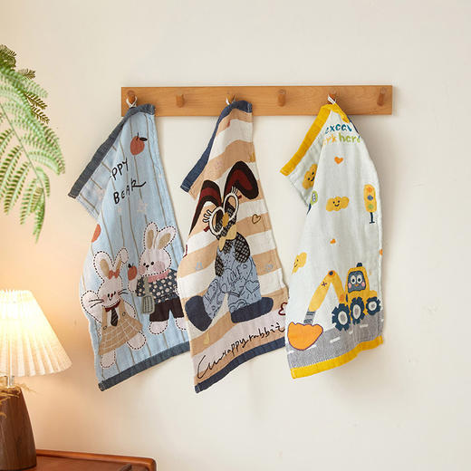 【品牌直发】加倍生活 A类全棉四层卡通纱布童巾 2/3条装 25*50cm儿童毛巾 柔软婴幼童巾 吸水速干不掉毛洗脸巾 商品图1