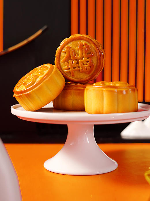 【顺丰包邮】九龙半岛感恩有礼月饼礼盒流心奶黄月饼脆皮燕窝月饼梦幻海洋系列 (精装礼盒/8个装）三款合集400g/盒 商品图5