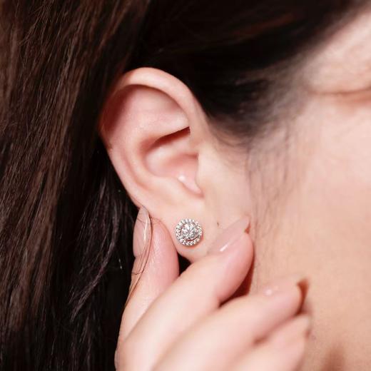 附证书💗【莫桑钻饰品专场】戒指开口可调节，项链60总长！莫桑钻折射率是2.69（钻石是2.42），所以莫桑钻的火彩比钻石还要闪亮耀眼！密镶莫桑钻，轻奢高级戒指、方糖项链~配件S925银 商品图9