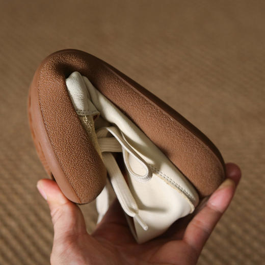 FR 85066复古休闲厚底板鞋磨砂牛皮透气鞋大头系带软底 商品图1