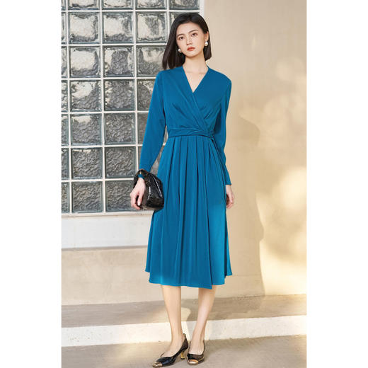 米思阳2026春季知性优雅风V领褶皱连衣裙收腰显瘦中长款大摆裙女4315 商品图4