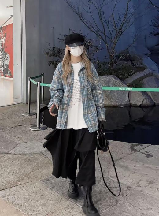 【秋上新】吉妮品牌 053A蓝色格子中长秋款衬衫-喜出 商品图3