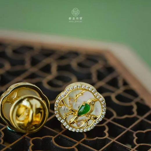 龢盒原创 羽翼轻抚四季流光 银镶翡翠扣式胸针 商品图0