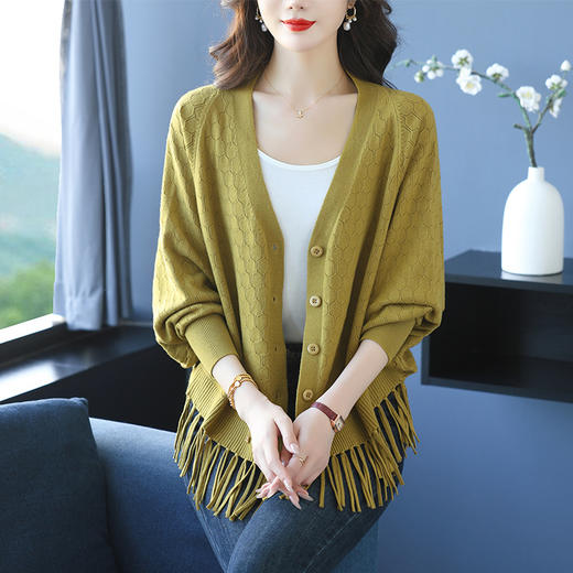 CC 10-6600流苏毛衣外套洋气针织开衫显瘦遮肉大码蝙蝠衫 商品图0