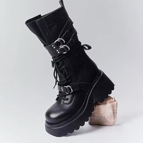 漫画腿绑带马丁靴