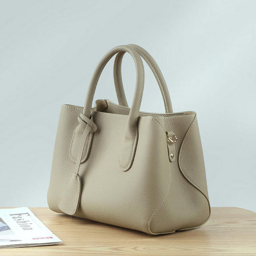 7144-D时尚大气大容量牛皮斜挎妈妈手提包 商品图3
