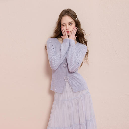 三彩2025冬季新款亮片针织衫V领毛衫开叉上衣套头修身M 商品图2