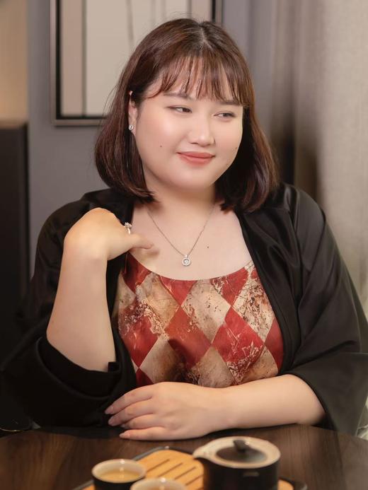 附证书💗【莫桑钻饰品专场】戒指开口可调节，项链60总长！莫桑钻折射率是2.69（钻石是2.42），所以莫桑钻的火彩比钻石还要闪亮耀眼！密镶莫桑钻，轻奢高级戒指、方糖项链~配件S925银 商品图6