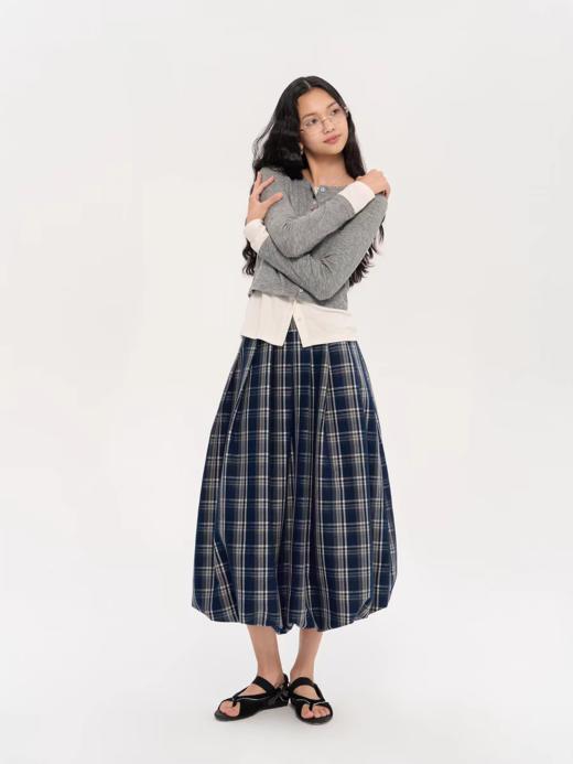 heris/H53121/预科学院藏蓝格纹 立体百褶花苞 气质A型长半身裙 商品图4