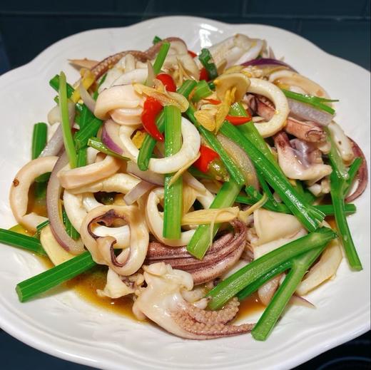 🦐舟山 · 野生红虾仁 · 鲜虾手剥 · 口感鲜嫩🙅‍♂️无激素 🙅‍♂️不泡药🙅‍♂️不泡保水剂 · 煮熟不会缩水🦑舟山小管鱿鱼 · 肉质弹嫩 · 鲜甜 商品图5