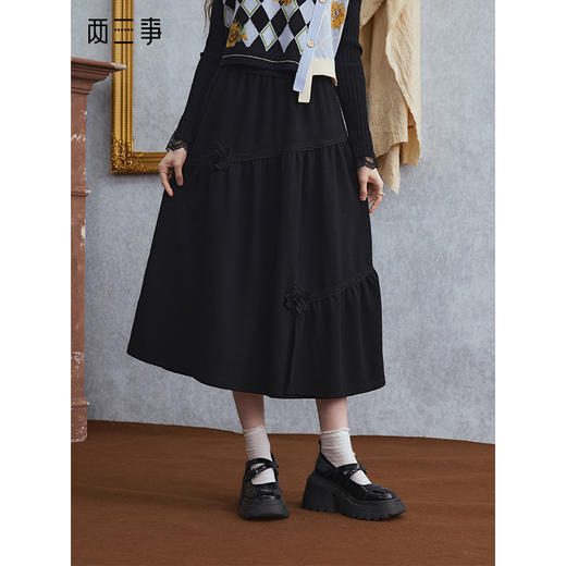 两三事 暗恋桃花 2025秋季新款甜美立体花朵蛋糕裙a字半身裙 商品图0