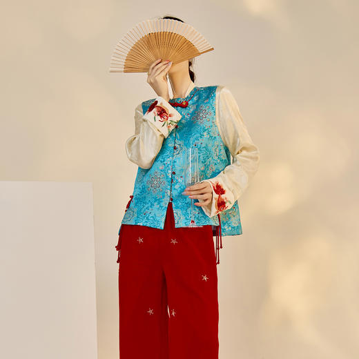 SS N7046复古新中式盘扣马夹提花重工刺绣国风马甲 商品图3