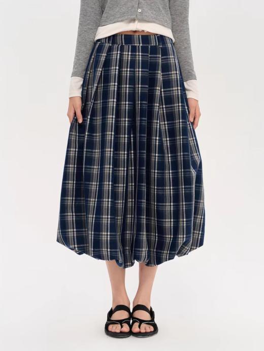 heris/H53121/预科学院藏蓝格纹 立体百褶花苞 气质A型长半身裙 商品图0