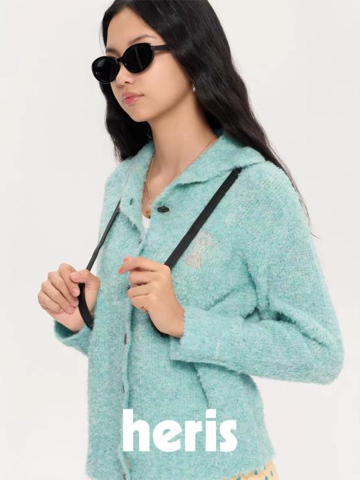 heris/H53105/银色雪人刺绣 粉彩色杂花圈圈纱 慵懒宽松毛衣开衫 商品图0