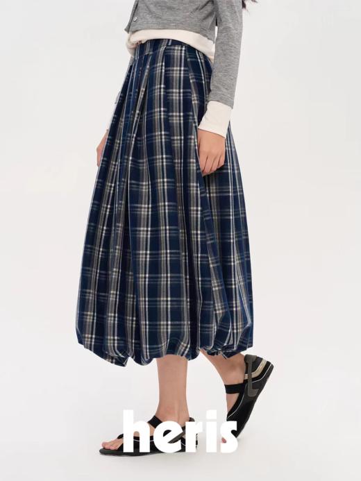heris/H53121/预科学院藏蓝格纹 立体百褶花苞 气质A型长半身裙 商品图2