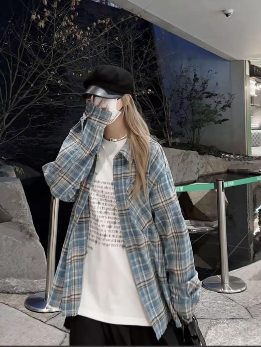 【秋上新】吉妮品牌 053A蓝色格子中长秋款衬衫-喜出 商品图1