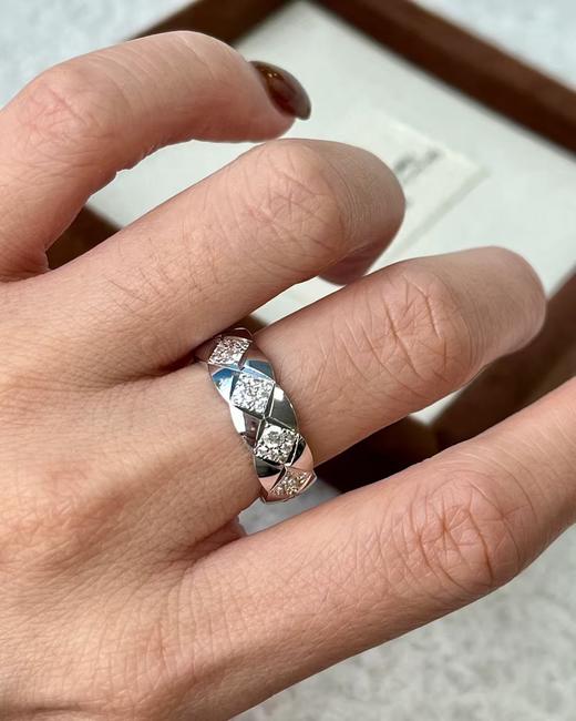 TB36-香奈儿菱格纹宽版镶钻戒指（XK） 商品图1