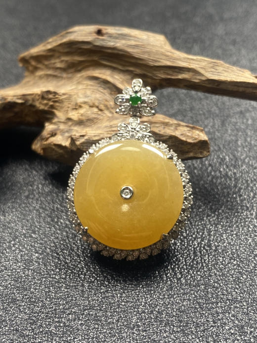 【FC0176】18K金镶嵌翡翠黄翡平安圆牌吊坠 水润光泽  玉质细腻 款式精致 商品图1