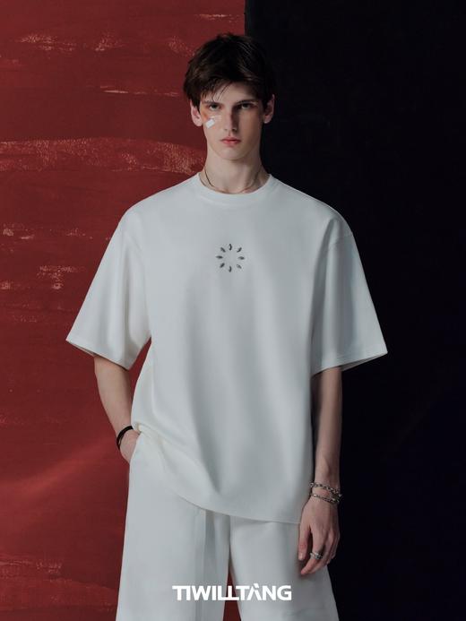 TIWILLTANG启世录“菱烬型制”梭型铆钉列阵T恤圆领短袖男 商品图1