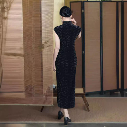 2025春夏新款长款丝绒暗花纹复古改良修身显瘦气质名媛日常旗袍裙 商品图1