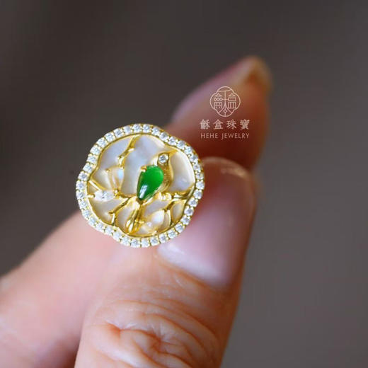 龢盒原创 羽翼轻抚四季流光 银镶翡翠扣式胸针 商品图2