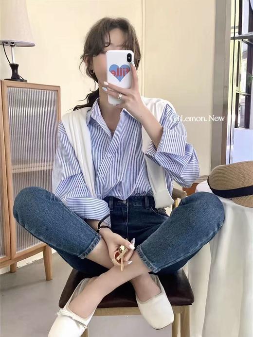 【秋上新】吉妮品牌 068B蓝色斜开扣设计感条纹衬衫-喜出 商品图1