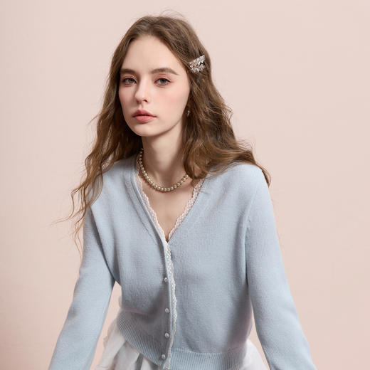 三彩2025冬季新款花边拼接针织衫V领毛衫开衫外套M 商品图2