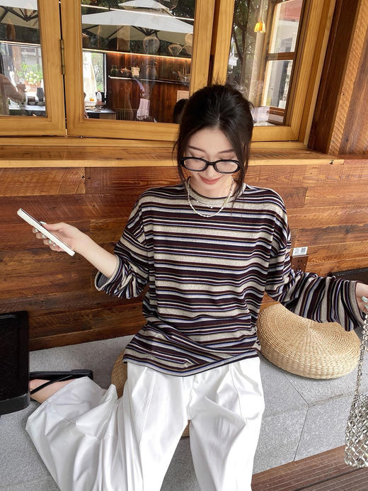 💕区*欧阳同款❗MIU系复古条纹T恤锁死这一件🌟【MIU系复古条纹针织长袖T恤】🎐复古回潮元素 + 慵懒廓形❗ miu式条纹自带滤镜❤️日常通勤出街都能穿 商品图6