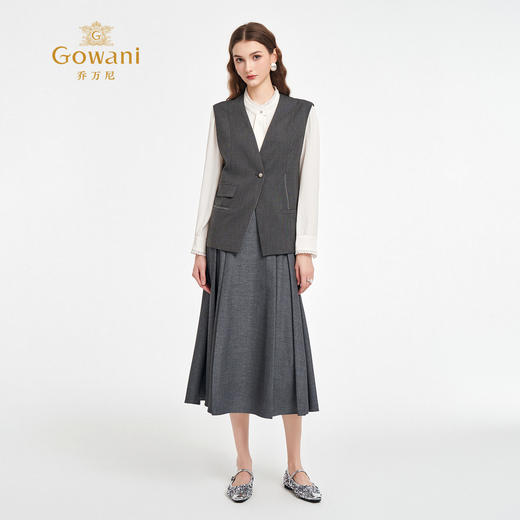 乔万尼2025早秋新品高质感利落一字扣马甲背心ED1H925 商品图2