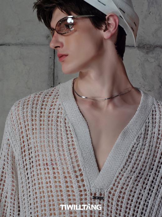 TIWILLTANG启世录“银织线域”镂空时尚针织短袖设计感v领t恤男 商品图3